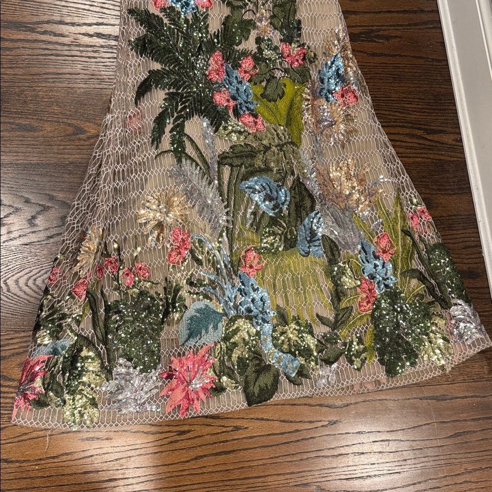 Elie Saab SS25 floral sequin gown - Picture 8 of 11